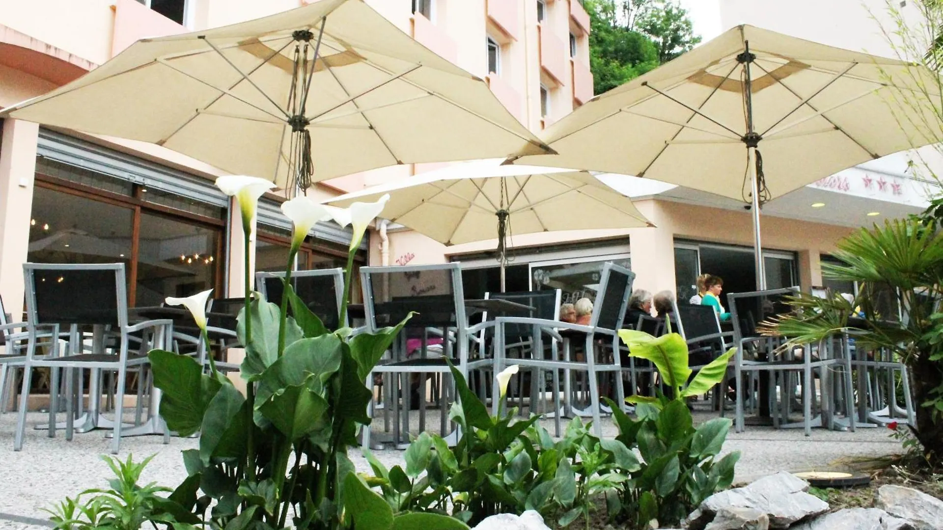 Hotel Des Rosiers Lourdes 3*,  Francia